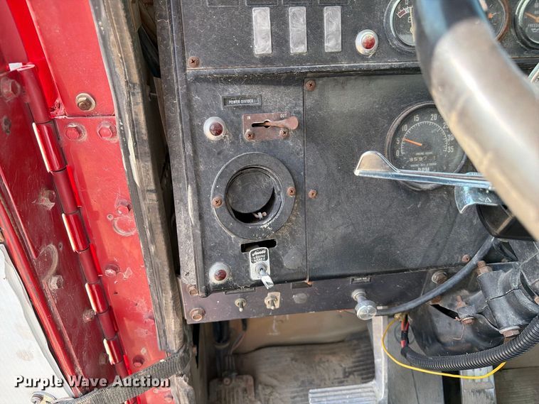 image for item DZ4847 1984 International Harvester Transtar 4300 liquid fertilizer truck