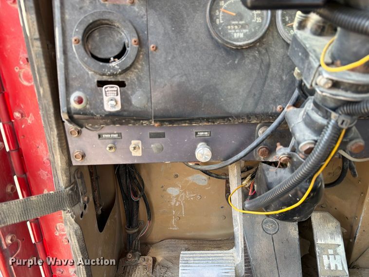 image for item DZ4847 1984 International Harvester Transtar 4300 liquid fertilizer truck