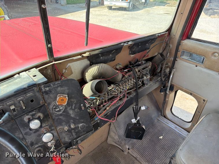 image for item DZ4847 1984 International Harvester Transtar 4300 liquid fertilizer truck