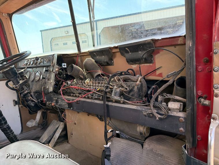 image for item DZ4847 1984 International Harvester Transtar 4300 liquid fertilizer truck