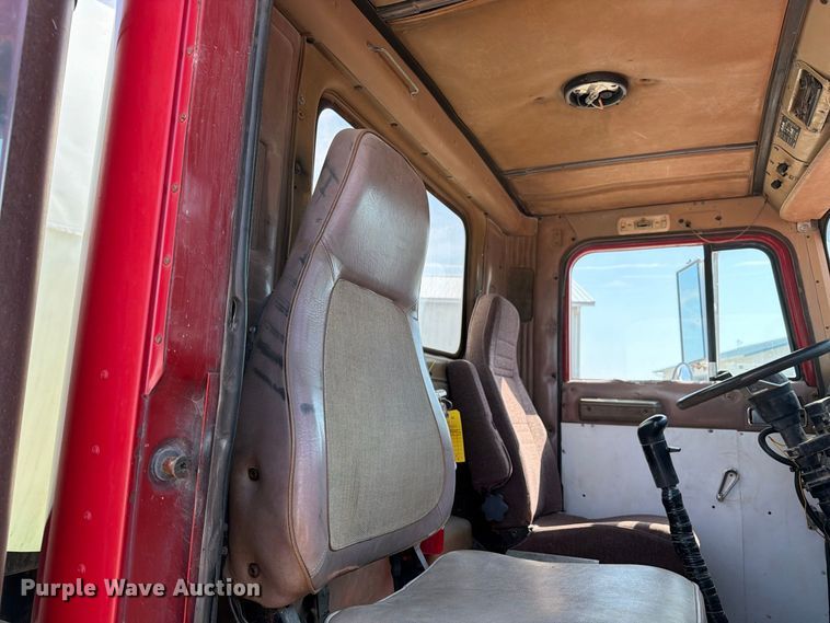 image for item DZ4847 1984 International Harvester Transtar 4300 liquid fertilizer truck