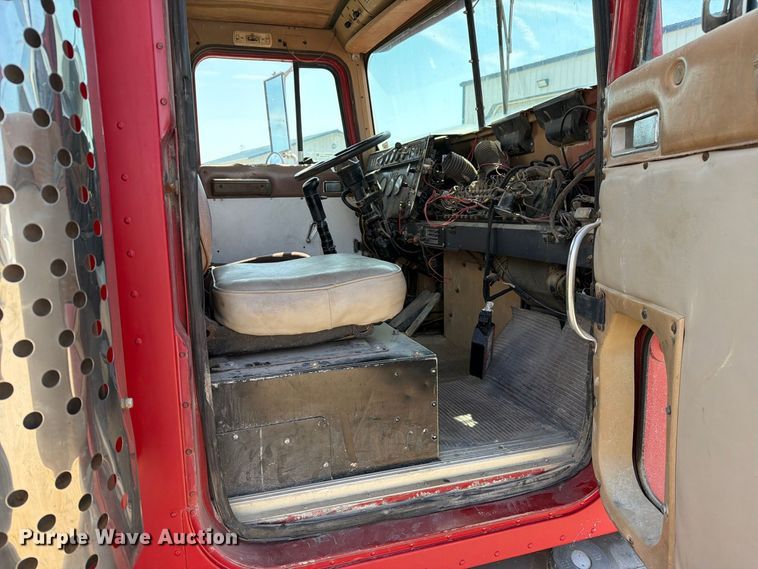 image for item DZ4847 1984 International Harvester Transtar 4300 liquid fertilizer truck