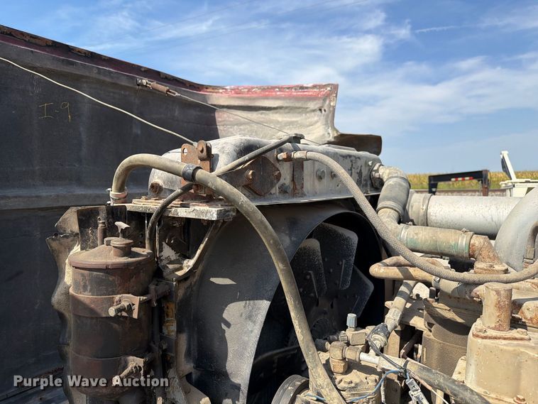 image for item DZ4847 1984 International Harvester Transtar 4300 liquid fertilizer truck