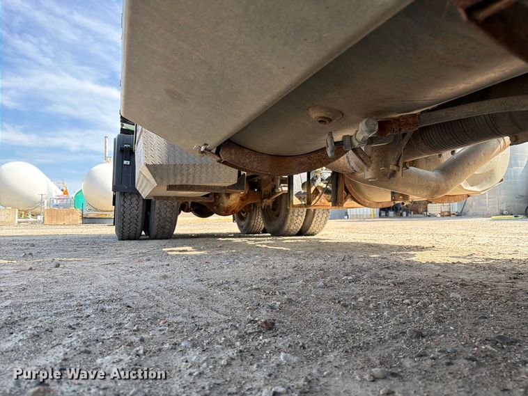 image for item DZ4847 1984 International Harvester Transtar 4300 liquid fertilizer truck