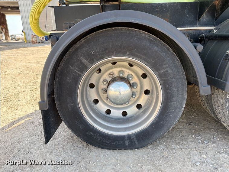 image for item DZ4847 1984 International Harvester Transtar 4300 liquid fertilizer truck