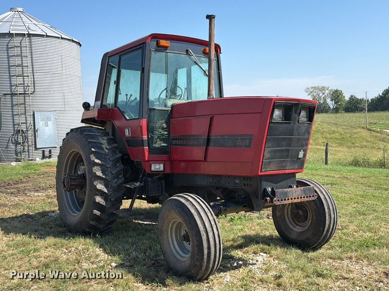 image for item DZ4883 1981 International Harvester 3688 tractor