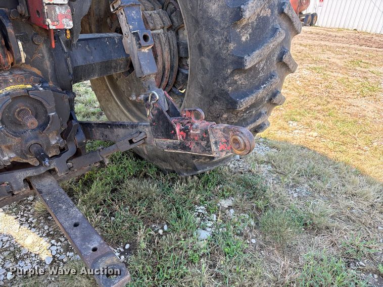 image for item DZ4883 1981 International Harvester 3688 tractor