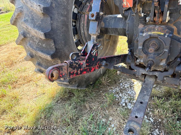 image for item DZ4883 1981 International Harvester 3688 tractor