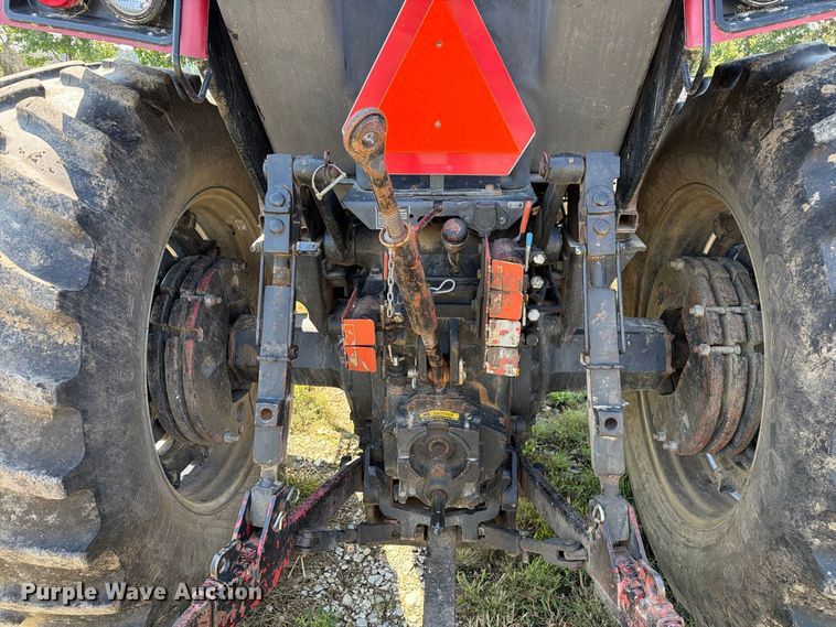 image for item DZ4883 1981 International Harvester 3688 tractor