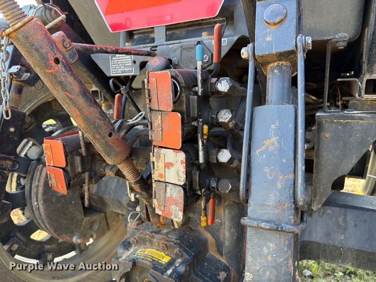 image for item DZ4883 1981 International Harvester 3688 tractor