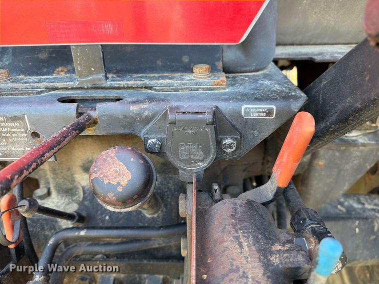 image for item DZ4883 1981 International Harvester 3688 tractor
