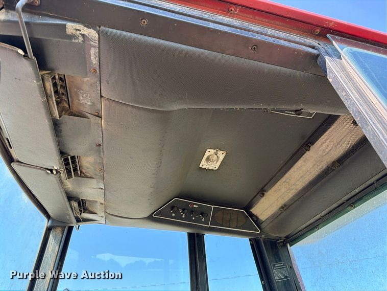 image for item DZ4883 1981 International Harvester 3688 tractor