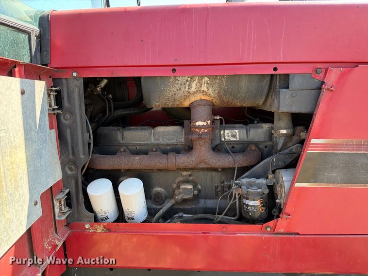 image for item DZ4883 1981 International Harvester 3688 tractor