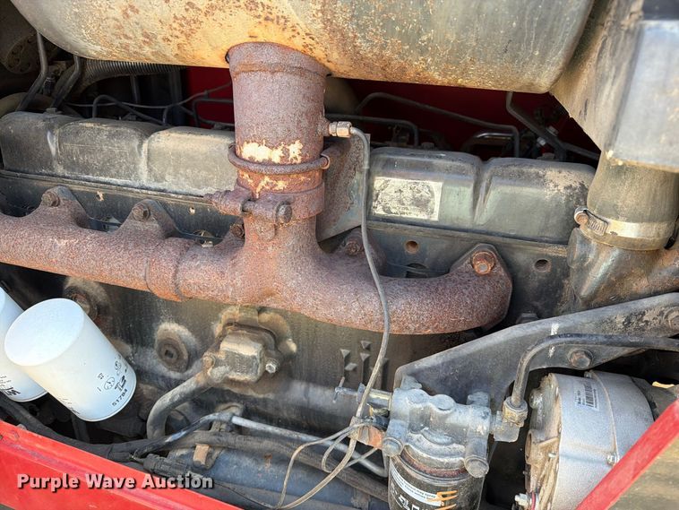 image for item DZ4883 1981 International Harvester 3688 tractor
