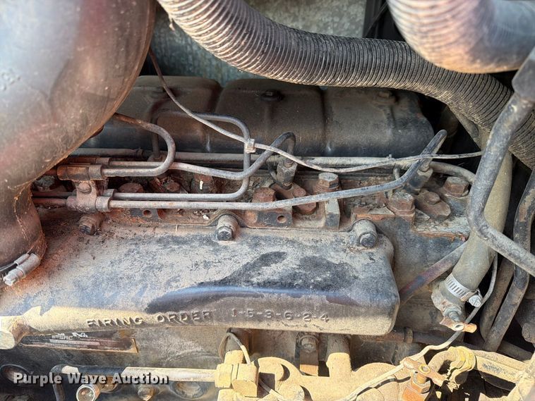 image for item DZ4883 1981 International Harvester 3688 tractor