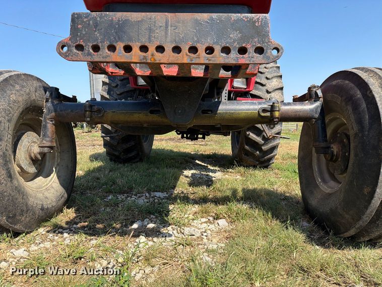 image for item DZ4883 1981 International Harvester 3688 tractor