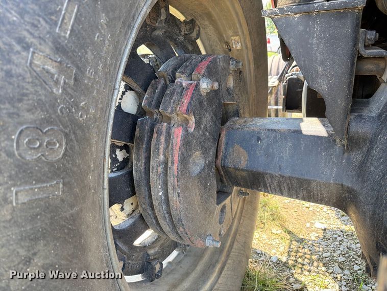 image for item DZ4883 1981 International Harvester 3688 tractor
