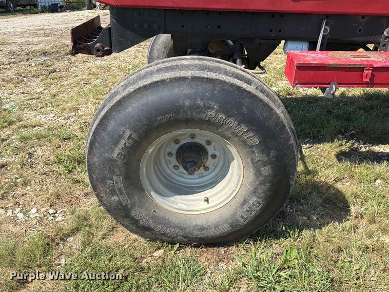 image for item DZ4883 1981 International Harvester 3688 tractor
