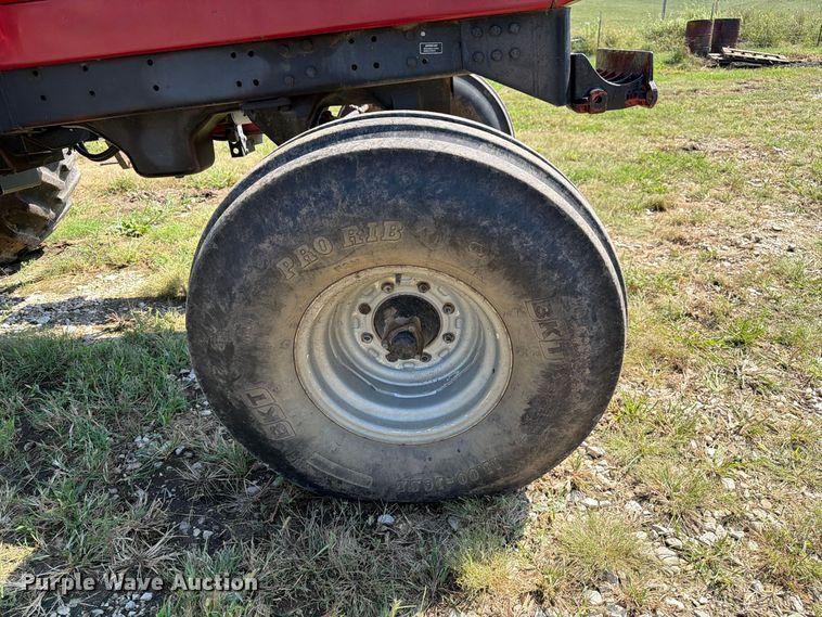 image for item DZ4883 1981 International Harvester 3688 tractor