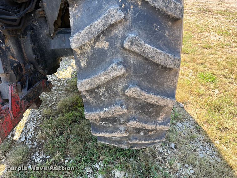 image for item DZ4883 1981 International Harvester 3688 tractor