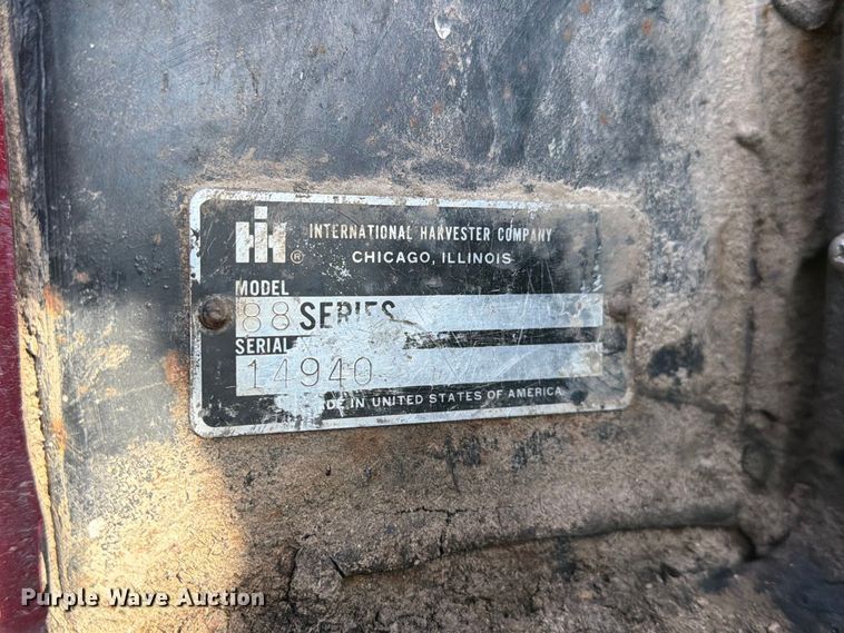 image for item DZ4883 1981 International Harvester 3688 tractor