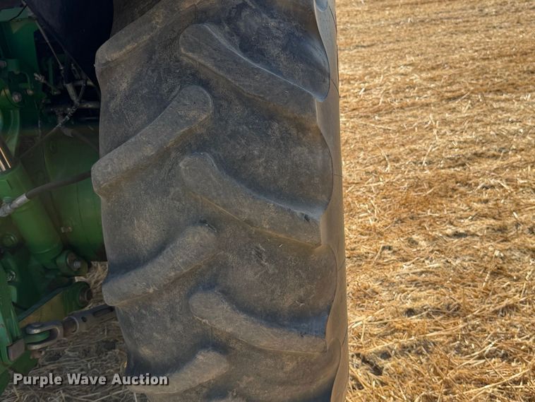 image for item EA0036 2012 John Deere 5085M MFWD tractor
