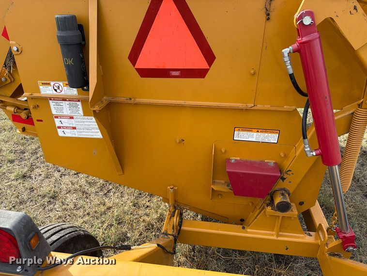 image for item EA0478 Duratech Haybuster 2100 bale processor