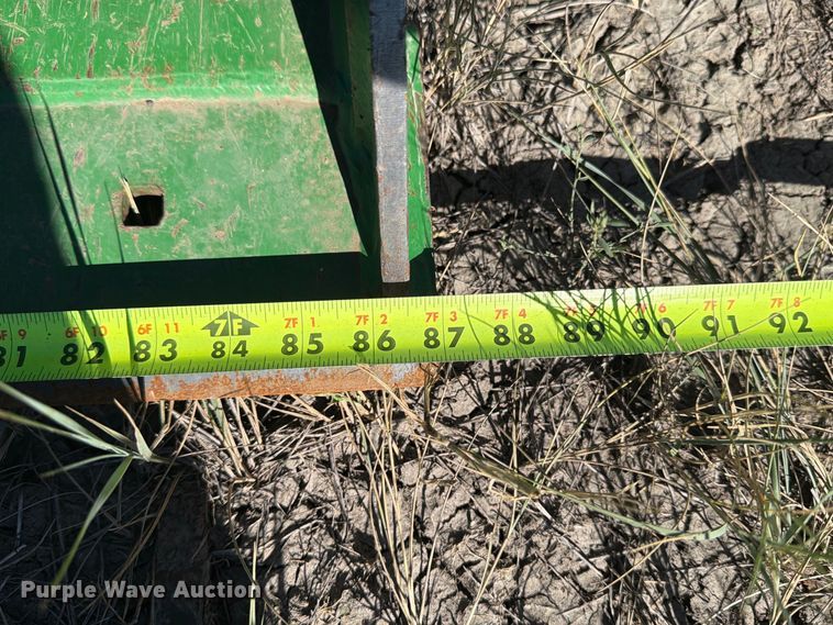 image for item EA0480 2013 John Deere 6125M MFWD tractor
