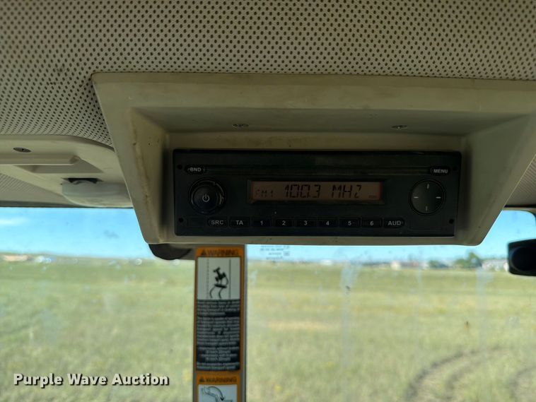 image for item EA0480 2013 John Deere 6125M MFWD tractor