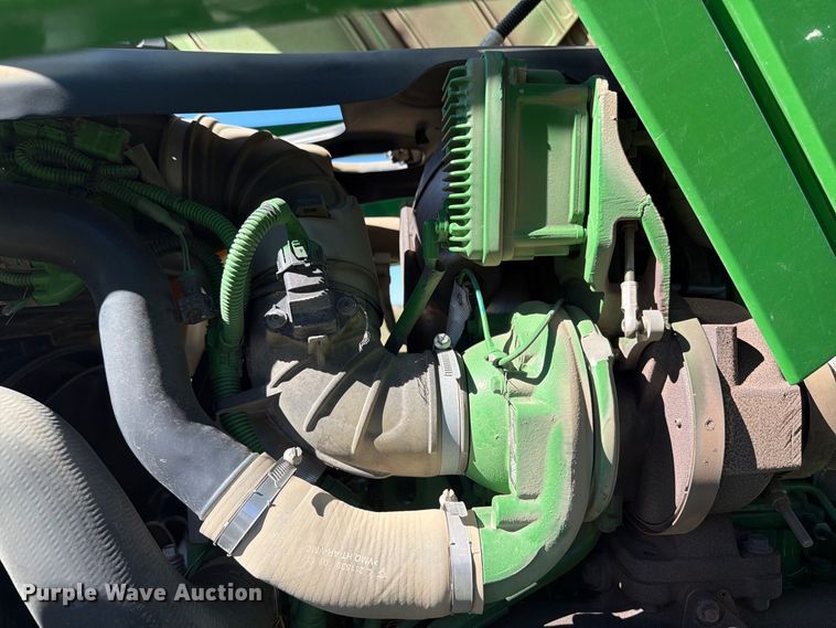 image for item EA0480 2013 John Deere 6125M MFWD tractor