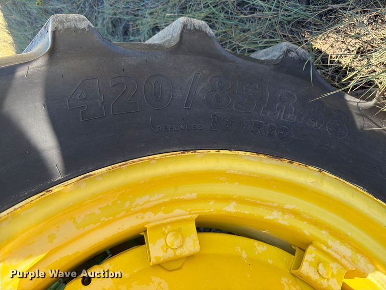 image for item EA0480 2013 John Deere 6125M MFWD tractor