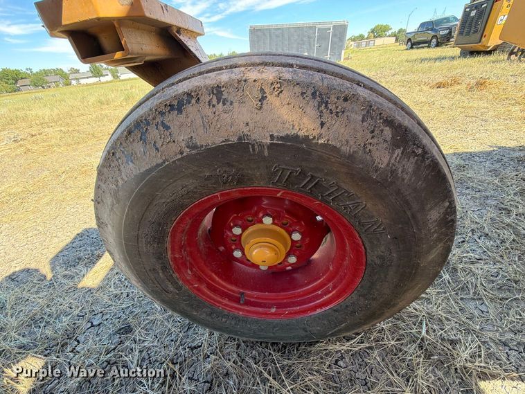 image for item EA0484 Duratech Haybuster 2100 bale processor