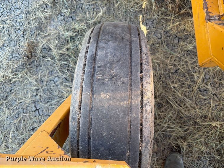 image for item EA0484 Duratech Haybuster 2100 bale processor