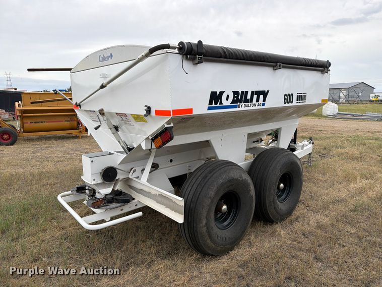 image for item EA0531 Dalton Ag Mobility 600 spreader