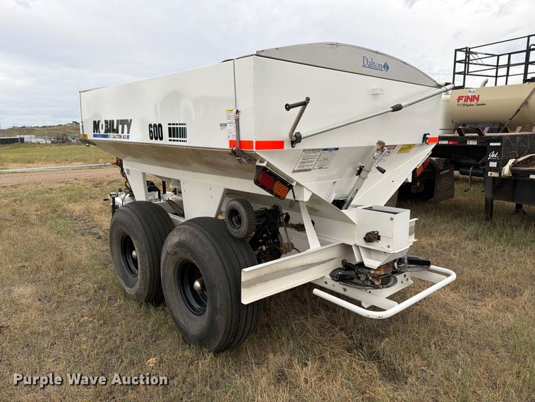 image for item EA0531 Dalton Ag Mobility 600 spreader