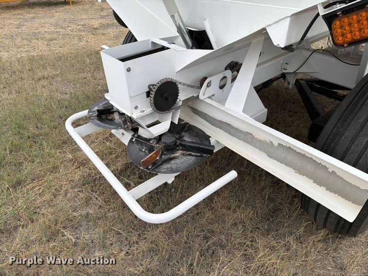 image for item EA0531 Dalton Ag Mobility 600 spreader