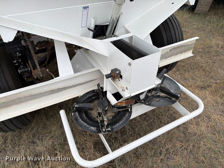 image for item EA0531 Dalton Ag Mobility 600 spreader
