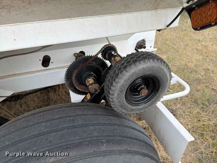image for item EA0531 Dalton Ag Mobility 600 spreader
