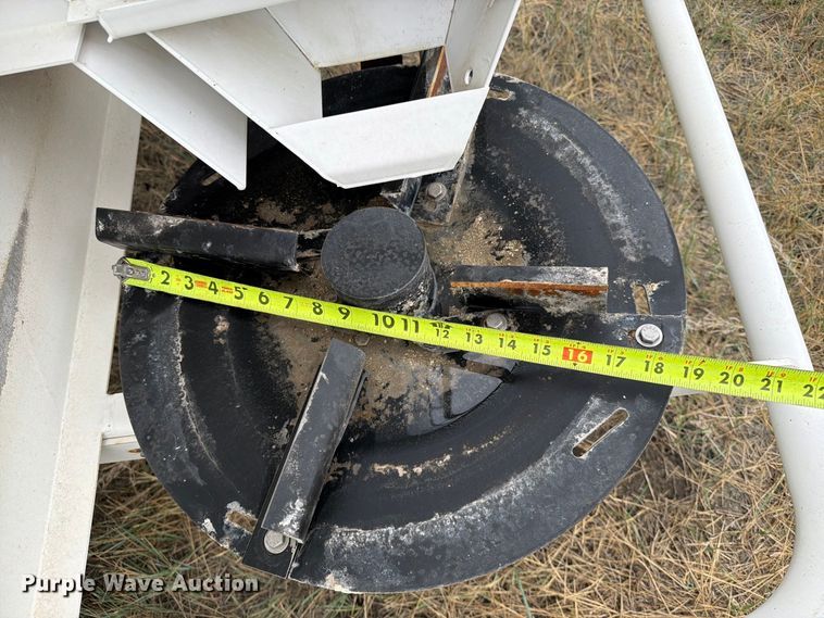 image for item EA0531 Dalton Ag Mobility 600 spreader