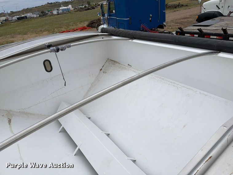 image for item EA0531 Dalton Ag Mobility 600 spreader