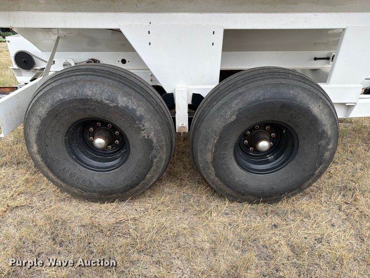 image for item EA0531 Dalton Ag Mobility 600 spreader
