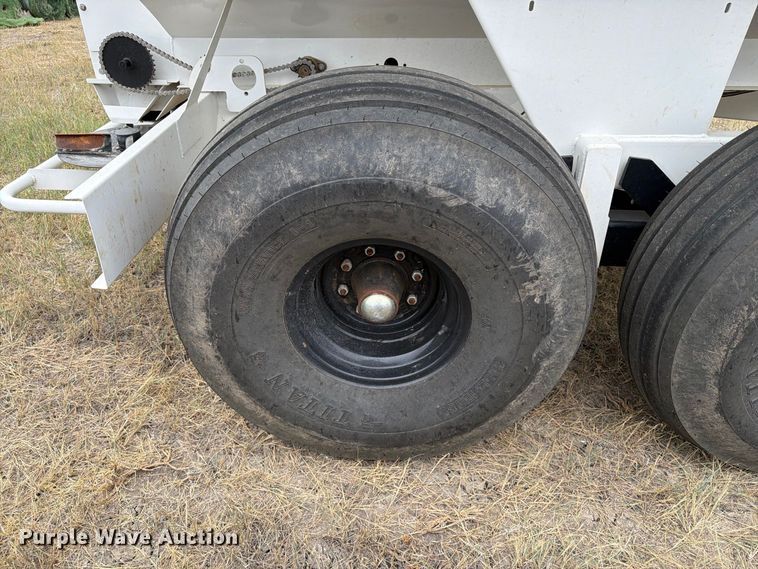 image for item EA0531 Dalton Ag Mobility 600 spreader