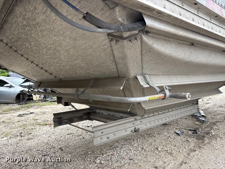 image for item EA7281 2024 Wilson DWH-750B grain trailer