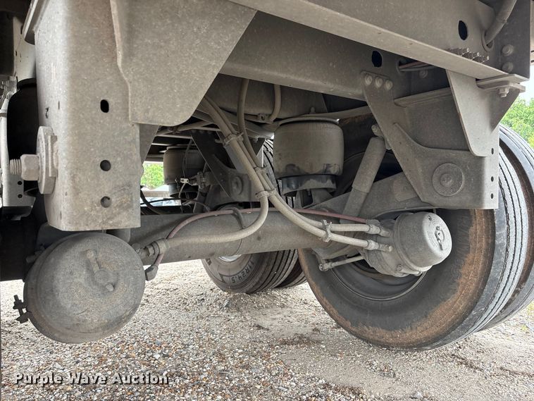 image for item EA7281 2024 Wilson DWH-750B grain trailer