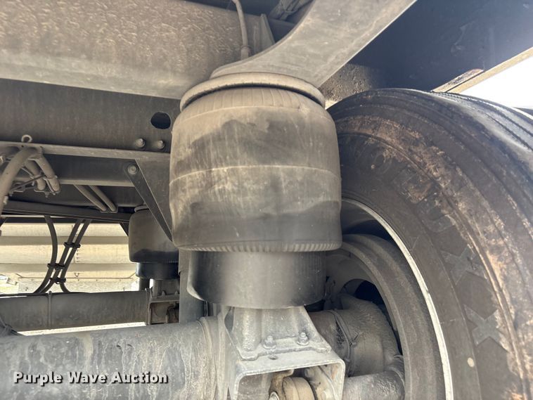 image for item EA7281 2024 Wilson DWH-750B grain trailer