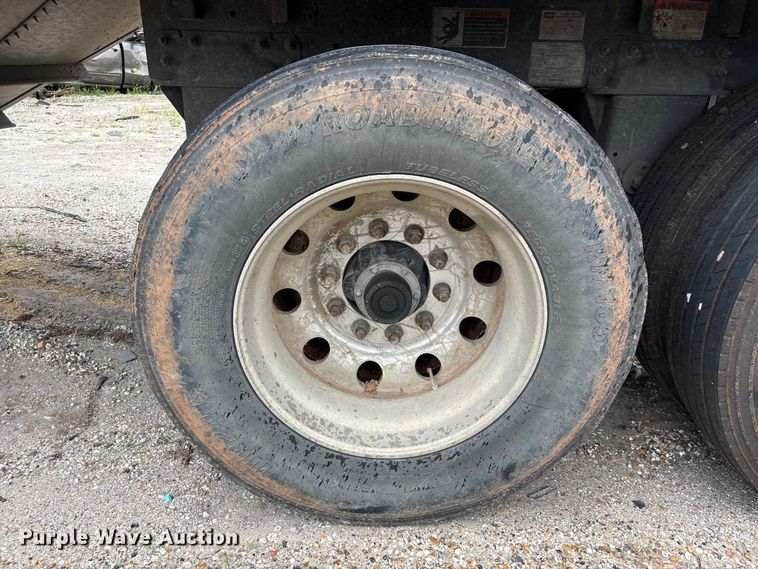 image for item EA7281 2024 Wilson DWH-750B grain trailer