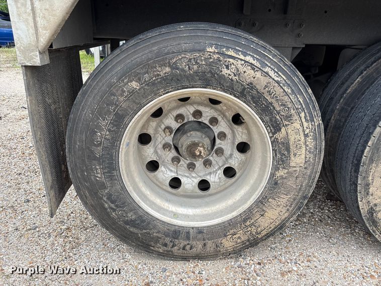 image for item EA7281 2024 Wilson DWH-750B grain trailer