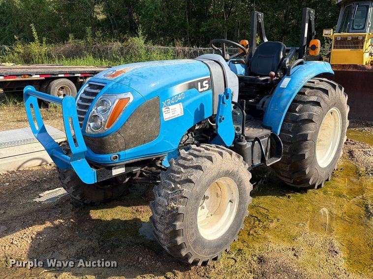 2013 LS XR4040 MFWD tractor