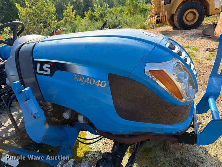image for item EA7369 2013 LS XR4040 MFWD tractor