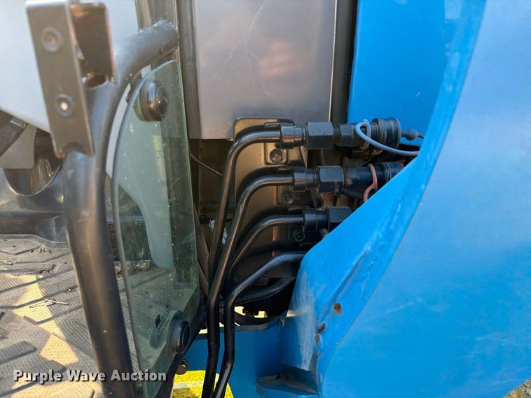 image for item EA7369 2013 LS XR4040 MFWD tractor